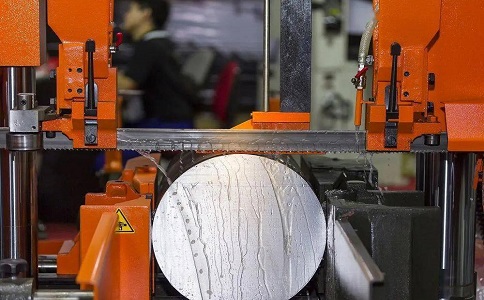 绥化立式金属带锯床切削出现跑带故障解决方法！